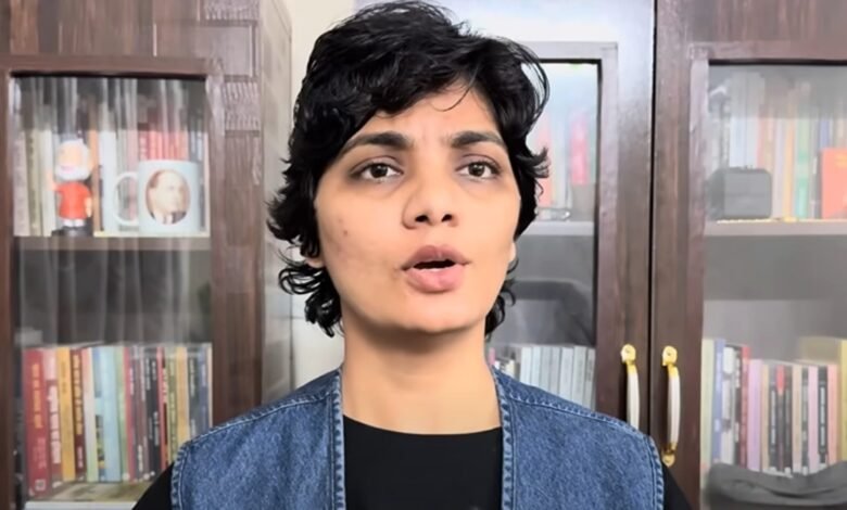 नेहा-सिंह-राठौर-के-खिलाफ-इन-11-धाराओं-में-fir,-लोकगायिका-ने-कहा-एक-मामूली-लड़की-इतने…