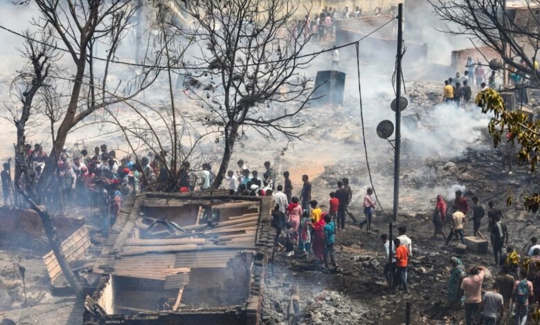 रोहिणी-झुग्गी-अग्निकांड-में-बेटे-को-खोने-वाले-ने-बयां-किया-दर्द,-‘उसकी-मां-तो-रोते-रोते…’