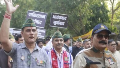 पहलगाम-हमले-के-खिलाफ-दिल्ली-में-प्रदर्शन,-पूर्व-सैनिकों-ने-की-कड़ी-कार्रवाई-की-मांग