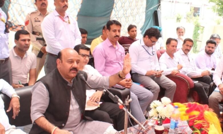 loc-से-सटे-गांव-के-लोगों-ने-की-अतिरिक्त-बंकर-बनाने-की-मांग,-डिप्टी-सीएम-ने-दिए-जरूरी-निर्देश
