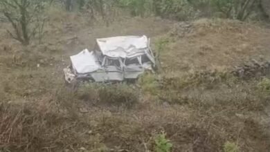 नैनीताल-के-ओखलाकांडा-में-खाई-में-गिरी-बोलेरो,-हादसे-में-2-यात्रियों-की-मौत,-5-घायल
