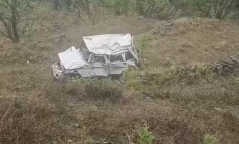 नैनीताल-के-ओखलाकांडा-में-खाई-में-गिरी-बोलेरो,-हादसे-में-2-यात्रियों-की-मौत,-5-घायल